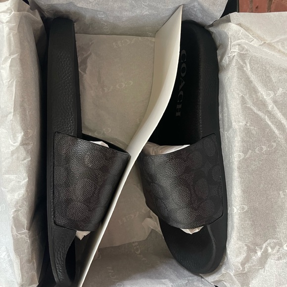 NWT woman’s coach slip on slides 💕💕💕 - Picture 5 of 6
